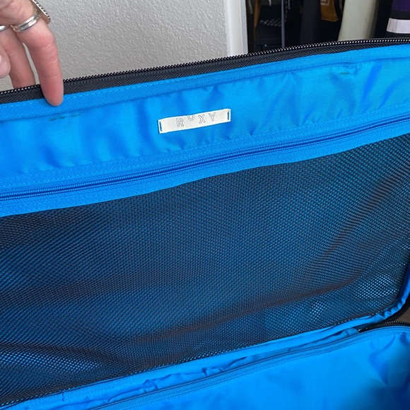 🌼 Vintage Y2K Roxy Suitcase Roxy Luggage Roxy Carry-on Rare Roxy - Picture 15 of 17